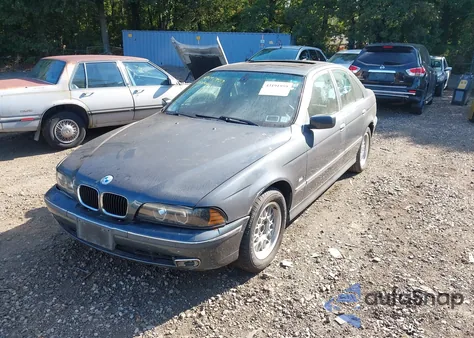 2000 BMW 528Ia z USA, uszkodzony, nr VIN WBADM6345YGU21445